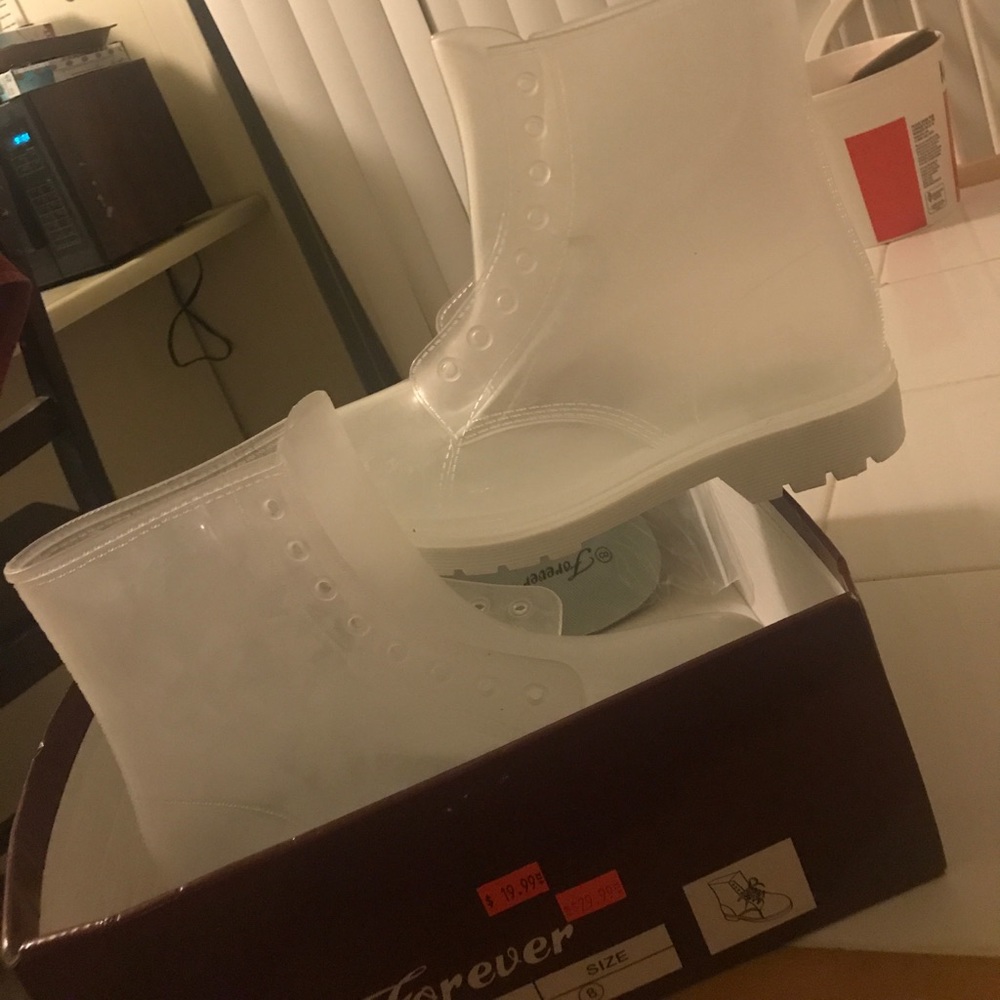 Clear looking timberlands